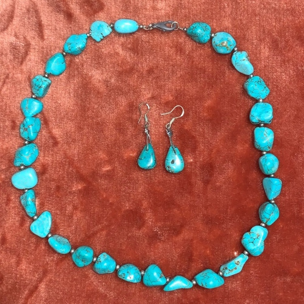 VINTAGE HANDMADE IN ARMENIA BEADED NECKLACE AND EARRINGS SET, 19"